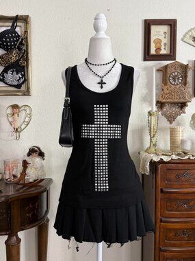 Indie sleaze goth grunge studded cross print tank top
